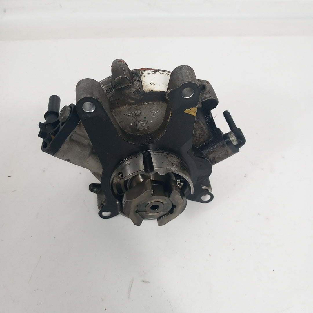 Вакуум помпа Opel Insignia A 2,0 CDTI