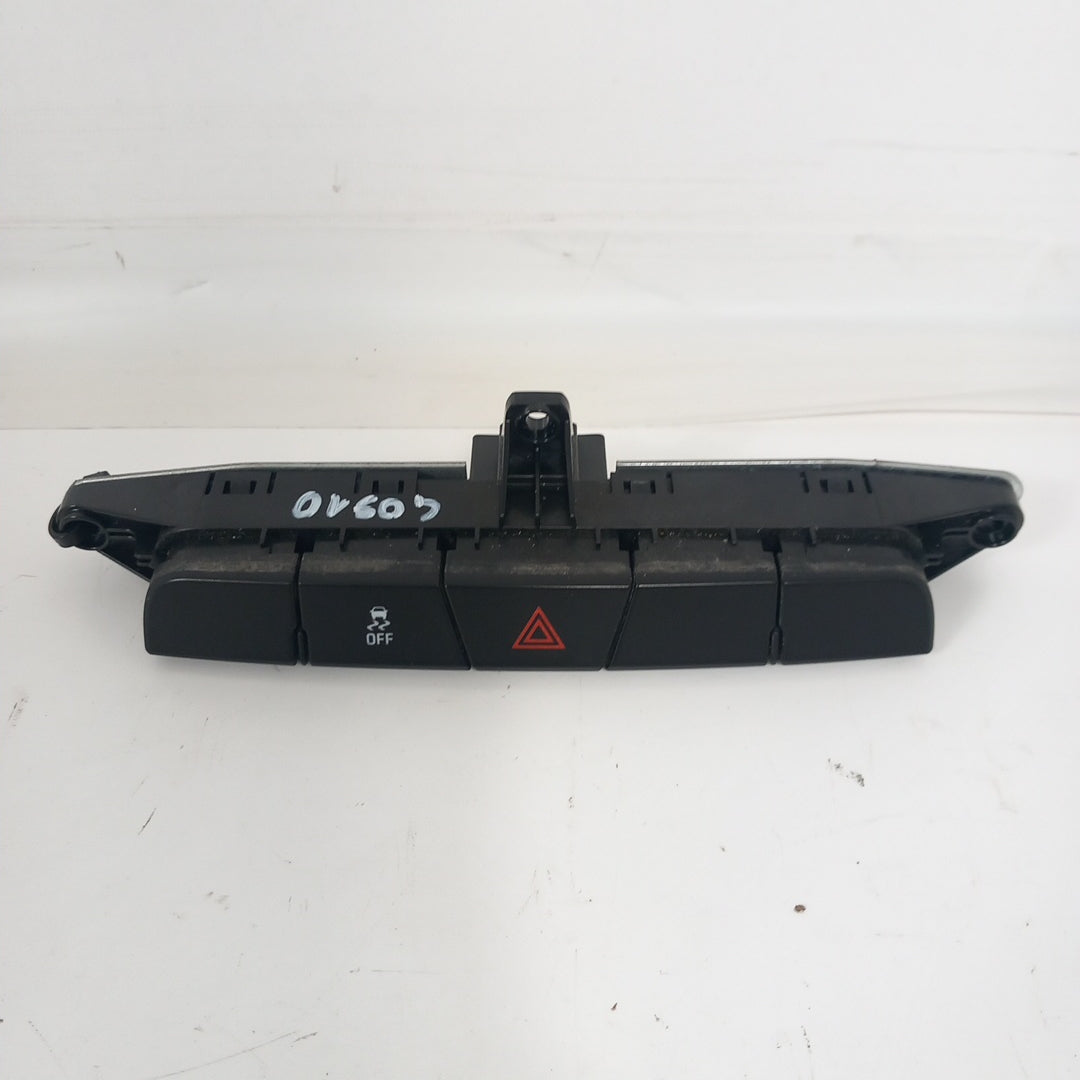 Бутон превключвател аварийни светлини и ESP Opel Insignia A Facelift