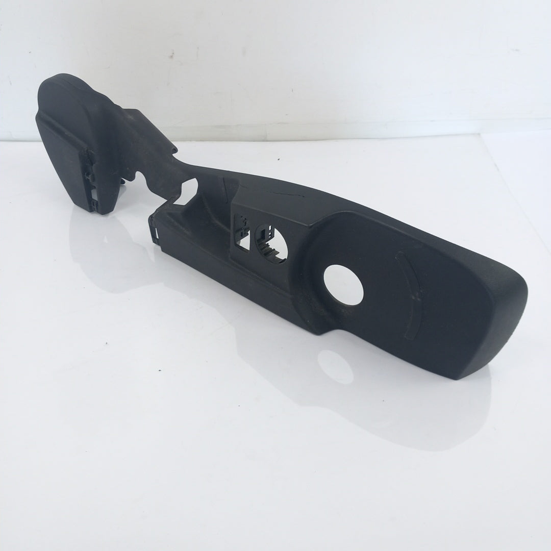 Капак предна дясна седалка външна страна Opel Insignia A Facelift