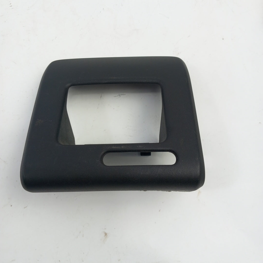 Капак ляв блокиращ механизъм задна дясна облегалка Opel Insignia A Facelift