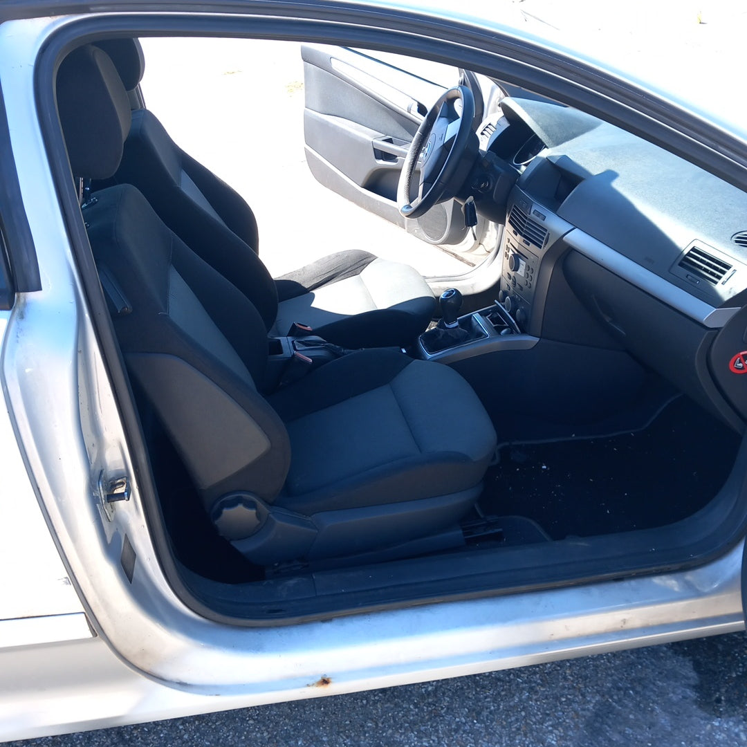 Opel Astra H GTC 1,8 Z18XE Silver / А0421 снимки
