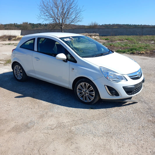 Opel Corsa D 1,4 Facelift A14XER white 3-doors 2011 / S0720 снимки
