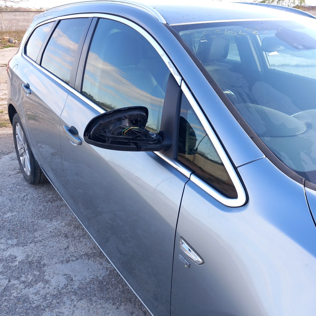 Opel Astra J 2,0 CDTI Sports Tourer Silver 2011 / P1012 снимки