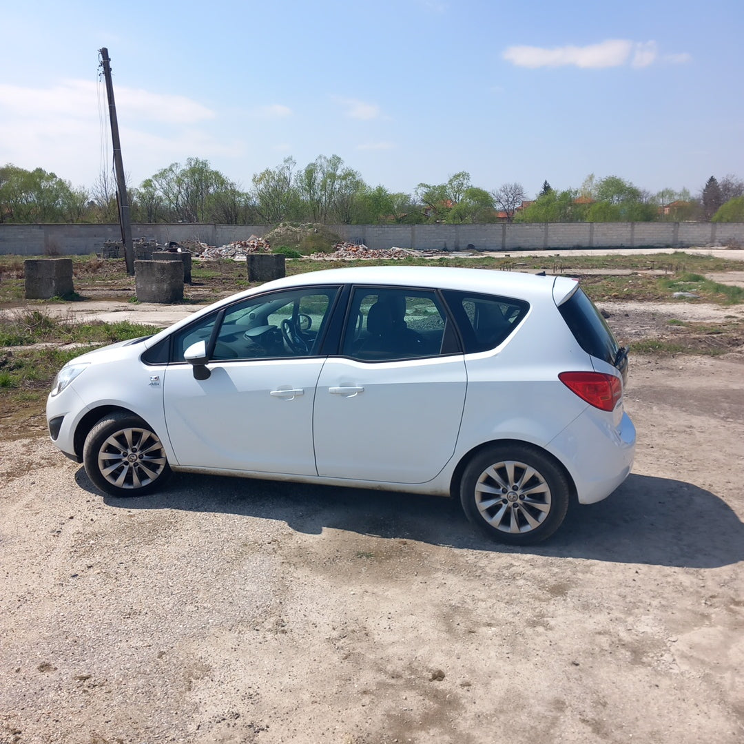 Opel Meriva B 1,4 Turbo A14NEL white 2012 / S1009 снимки
