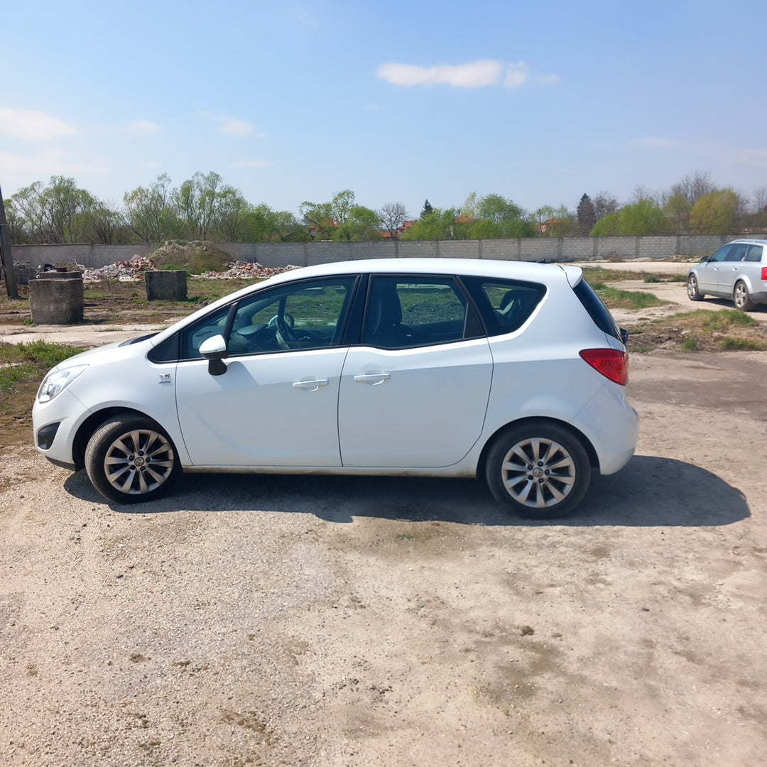 Opel Meriva B 1,4 Turbo A14NEL white 2012 / S1009 снимки