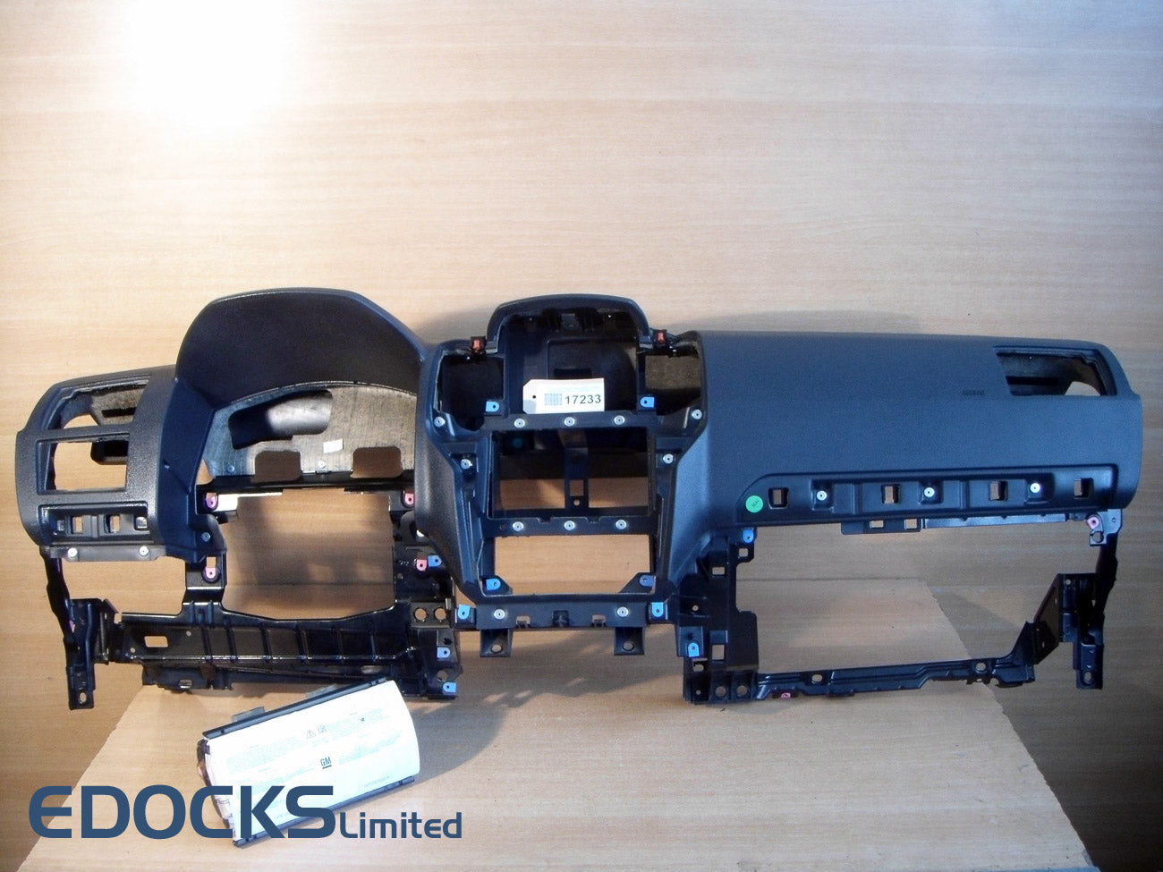 Табло с airbag пасажерски airbag Zafira B Opel