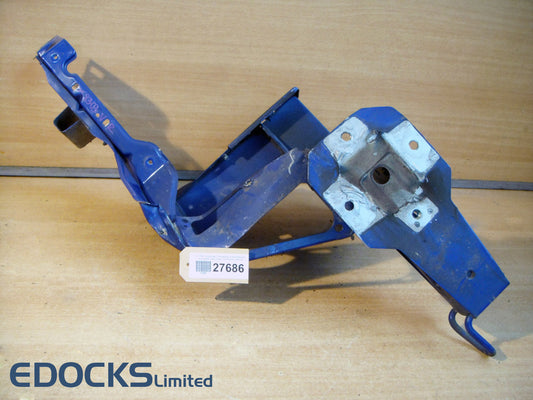 Рог преден десен син Виваро Опел